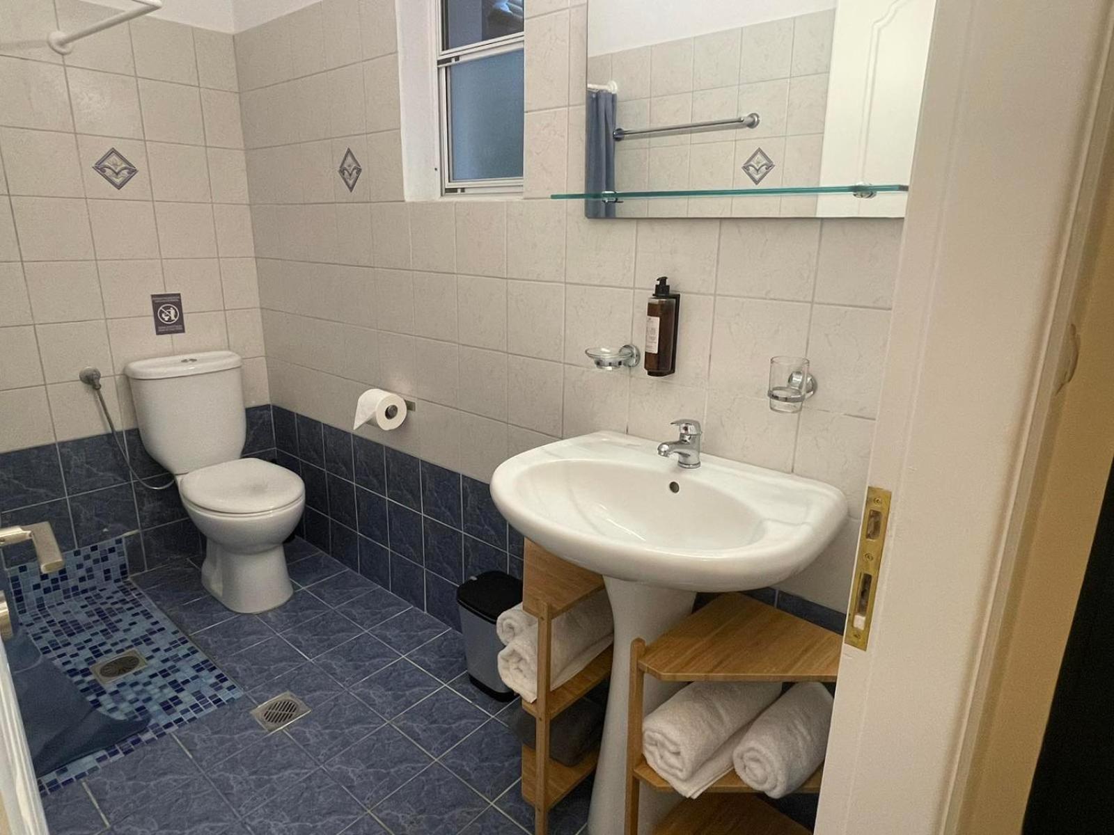Theros Retreat Spartia  Room photo